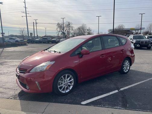 2014 Toyota Prius v Five