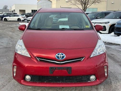 2014 Toyota Prius v Five