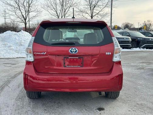 2014 Toyota Prius v Five