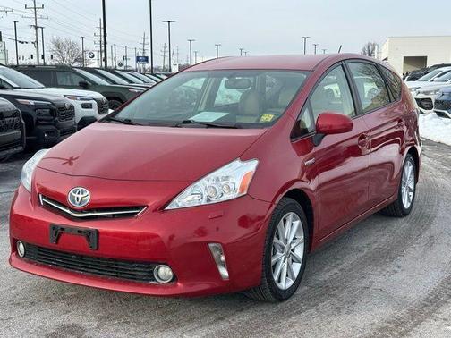 2014 Toyota Prius v Five