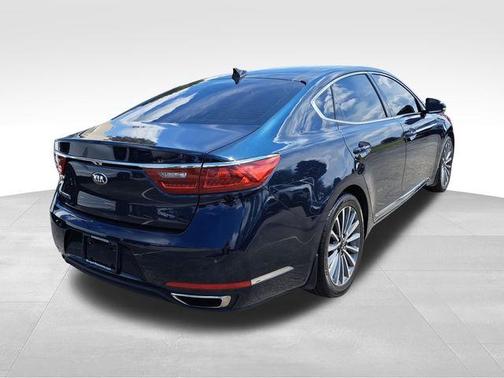 2017 Kia Cadenza Technology