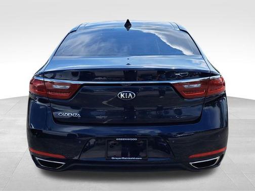 2017 Kia Cadenza Technology