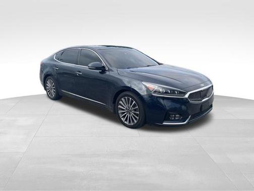 2017 Kia Cadenza Technology