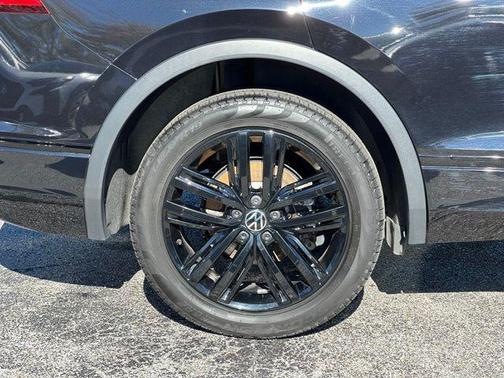 2022 Volkswagen Tiguan 2.0T SE R-Line Black