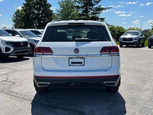 Pure White 2022 Volkswagen Atlas 3.6L SE w/Technology