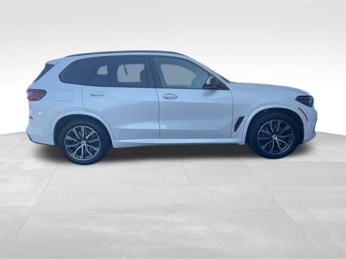 2023 BMW X5 M50i