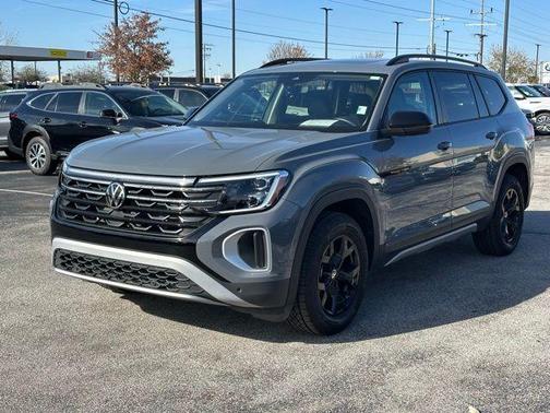 2024 Volkswagen Atlas 2.0T Peak Edition SEL