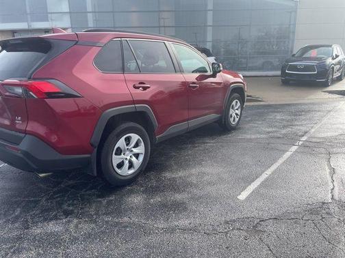 2019 Toyota RAV4 LE