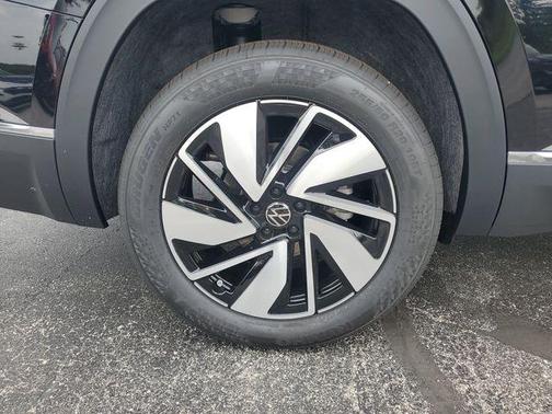 2025 Volkswagen Atlas 2.0T SEL