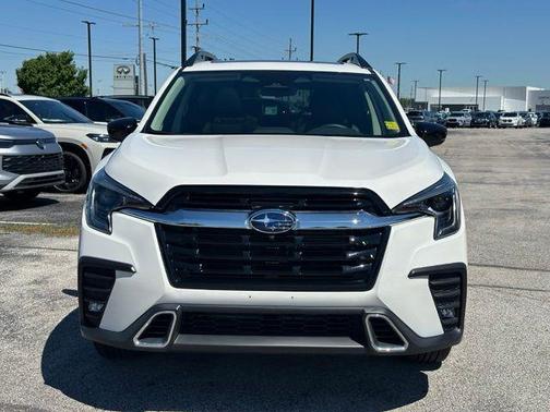 Crystal White Pearl 2025 Subaru Ascent Touring