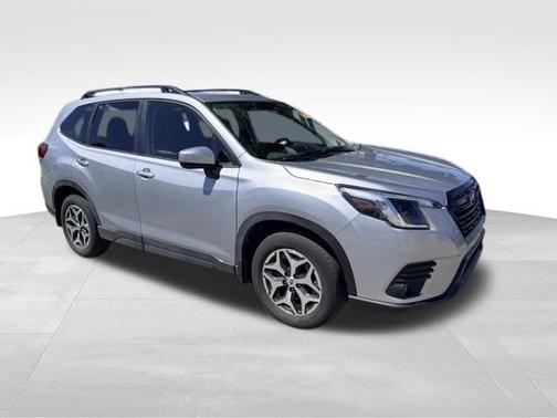 Ice Silver Metallic 2023 Subaru Forester Premium