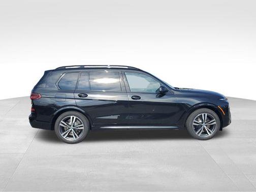 2026 BMW X7 M60i