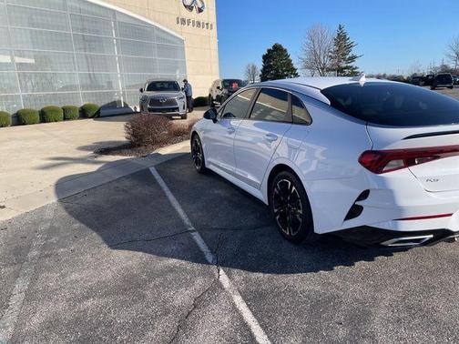 Glacial White Pearl 2022 Kia K5 GT-Line