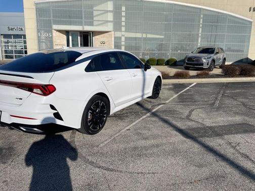 Glacial White Pearl 2022 Kia K5 GT-Line