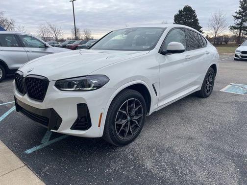 2025 BMW X4 xDrive30i