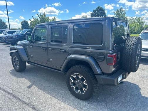 Crystal Metallic 2025 Jeep Wrangler Sahara