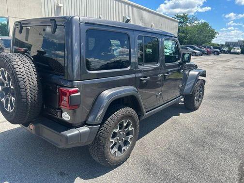 Crystal Metallic 2025 Jeep Wrangler Sahara