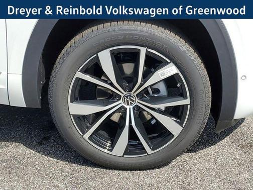 2024 Volkswagen Atlas Cross Sport 2.0T SEL Premium R-Line