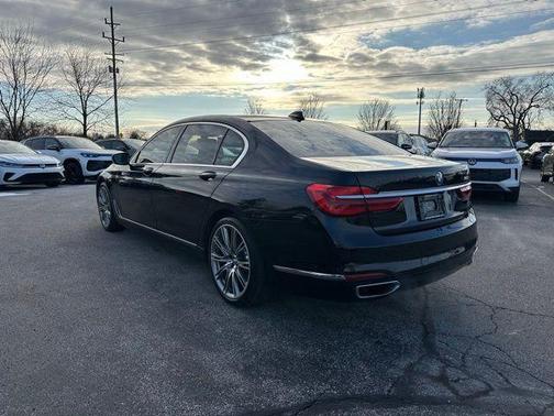 2017 BMW 750 i