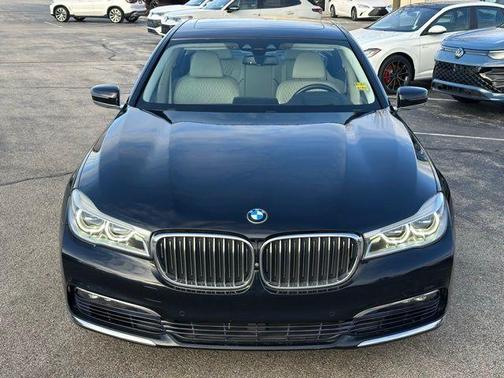 2017 BMW 750 i