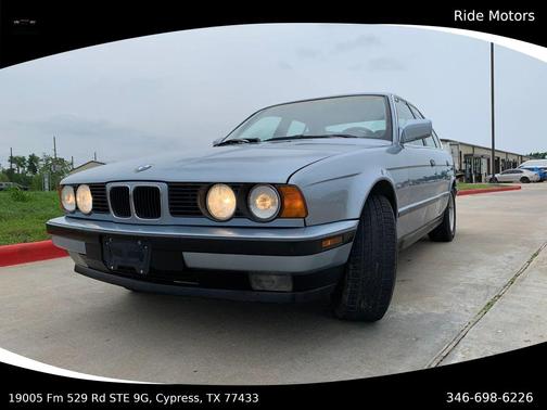 Blue 1990 BMW 535 i