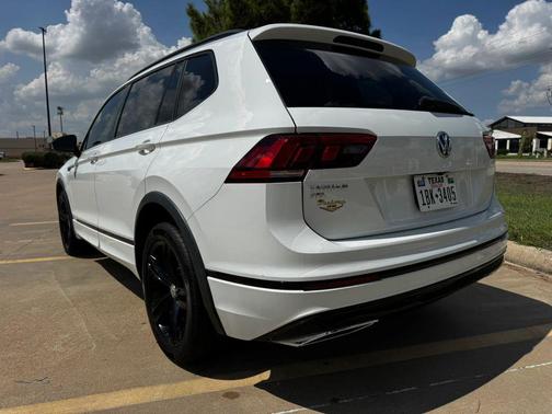 White 2019 Volkswagen Tiguan 2.0T SEL R-Line Black