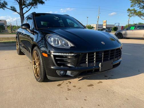 Black 2018 Porsche Macan Macan Sport Edition