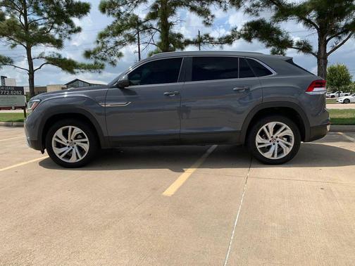 Gray 2020 Volkswagen Atlas Cross Sport 3.6L V6 SEL 4MOTION