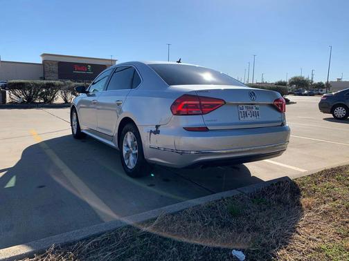 Reflex Silver Metallic 2016 Volkswagen Passat 1.8T S