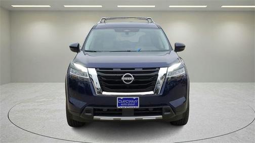 2025 Nissan Pathfinder SL FWD