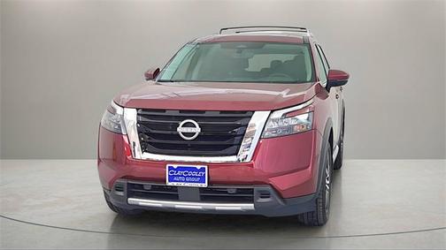 2025 Nissan Pathfinder Platinum FWD