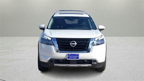 2025 Nissan Pathfinder SL FWD