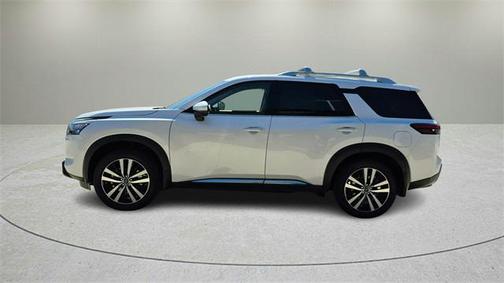 2025 Nissan Pathfinder Platinum FWD