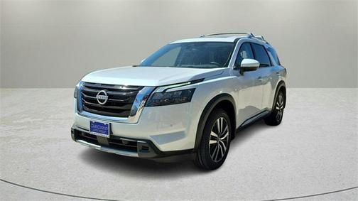 2025 Nissan Pathfinder Platinum FWD