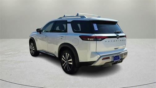 2025 Nissan Pathfinder Platinum FWD