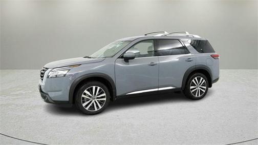 2025 Nissan Pathfinder Platinum 4WD