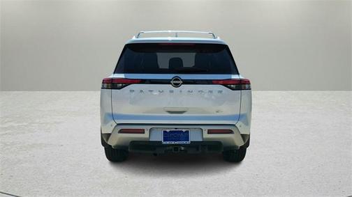 2025 Nissan Pathfinder SL FWD