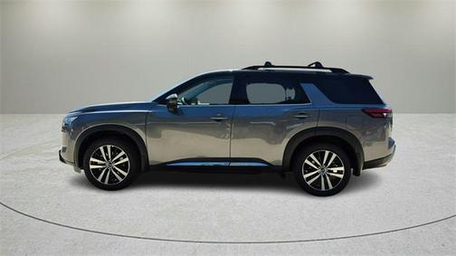 2025 Nissan Pathfinder Platinum 4WD