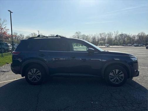 2023 Nissan Pathfinder SV 4WD