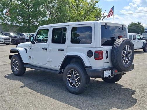 2025 Jeep Wrangler 4-Door Sahara 4x4