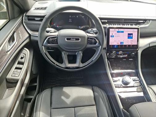 2025 Jeep Grand Cherokee Overland