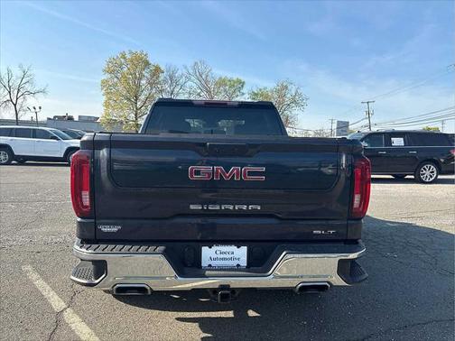 2022 GMC Sierra 1500 SLT
