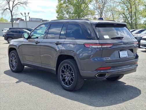 2025 Jeep Grand Cherokee Summit