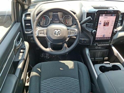 2025 RAM 2500 Big Horn Crew Cab 4x4 6'4' Box