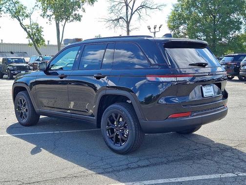 2025 Jeep Grand Cherokee Altitude