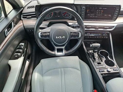 2022 Kia K5 EX