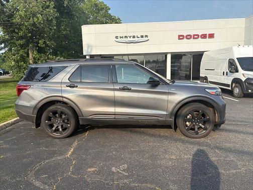 2023 Ford Explorer ST-Line