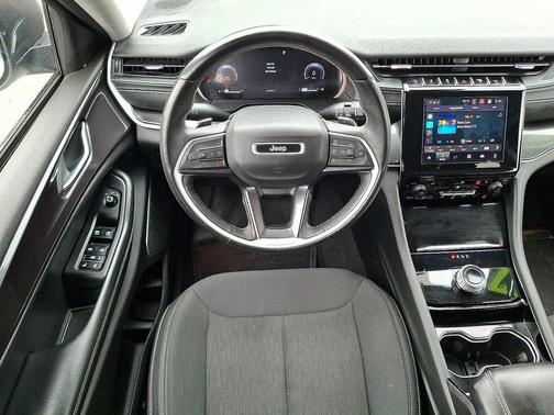 2022 Jeep Grand Cherokee L Laredo