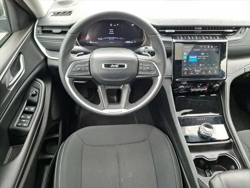 2024 Jeep Grand Cherokee L Laredo