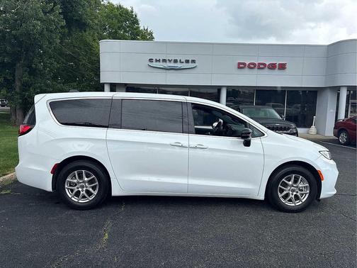 2025 Chrysler Pacifica L